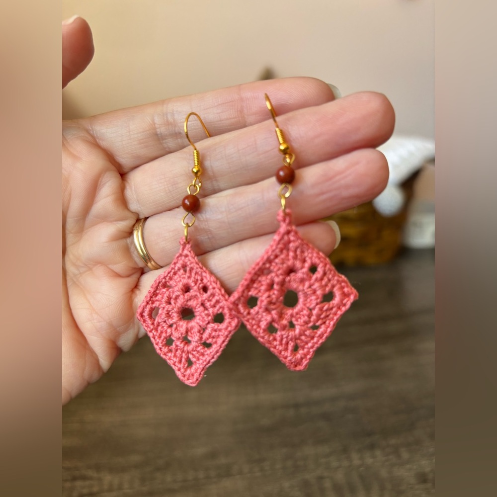 NWOT Handmade Diamond-Shaped Coral Color Crochet Earrings
